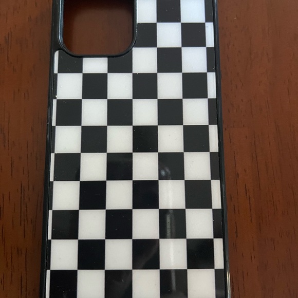 Several iPhone 12 Pro Max cell phone cases - Picture 4 of 14